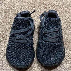Adidas charcoal gray toddler shoes